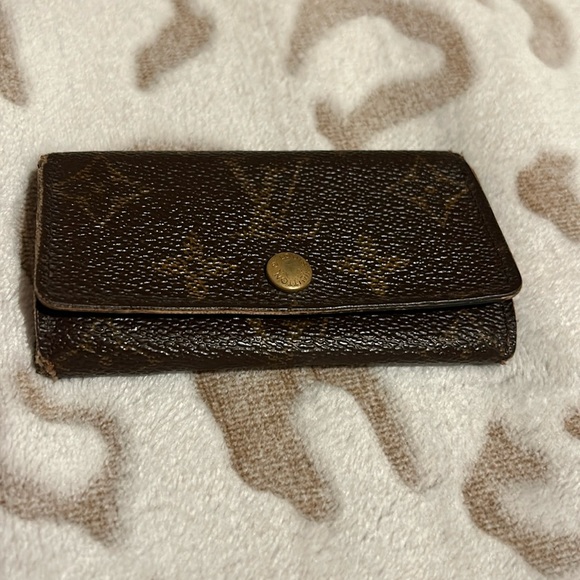 Authentic Louis Vuitton Monogram Canvas Leather Key Holder - Picture 1 of 9